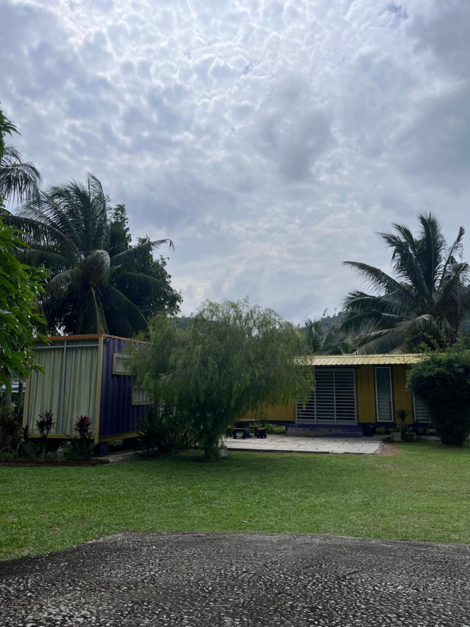 Purple Cube At Lumut Cube Homestay Kontena Exterior foto