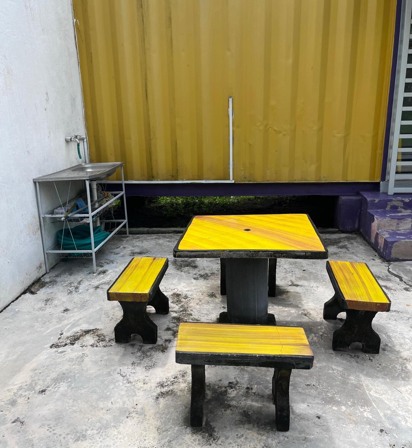 Purple Cube At Lumut Cube Homestay Kontena Exterior foto