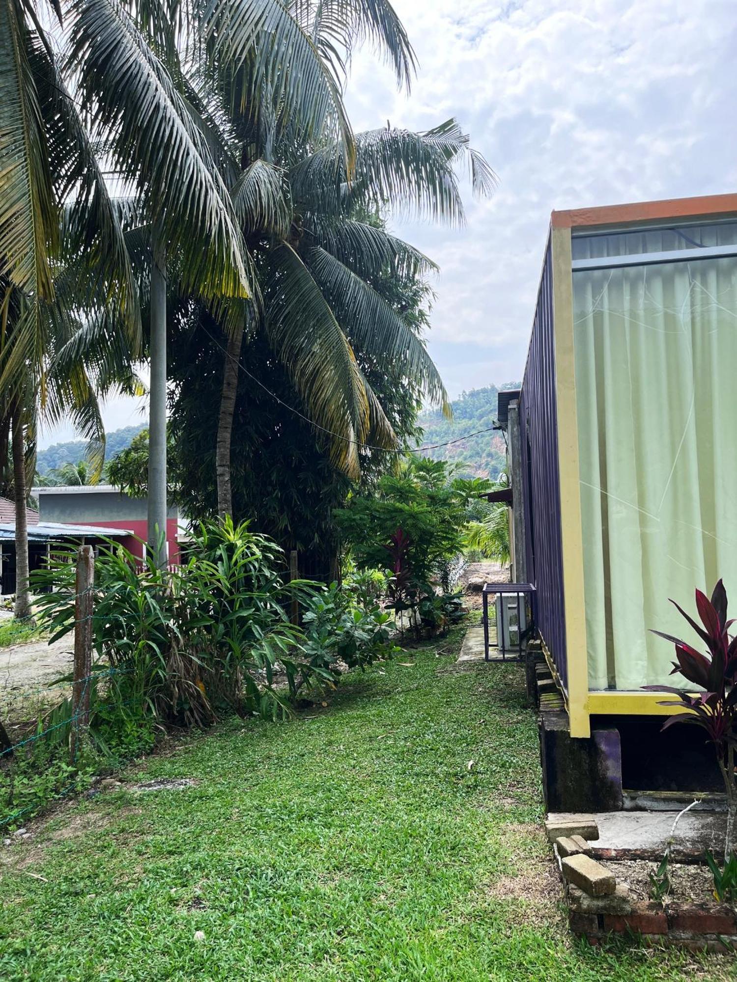 Purple Cube At Lumut Cube Homestay Kontena Exterior foto